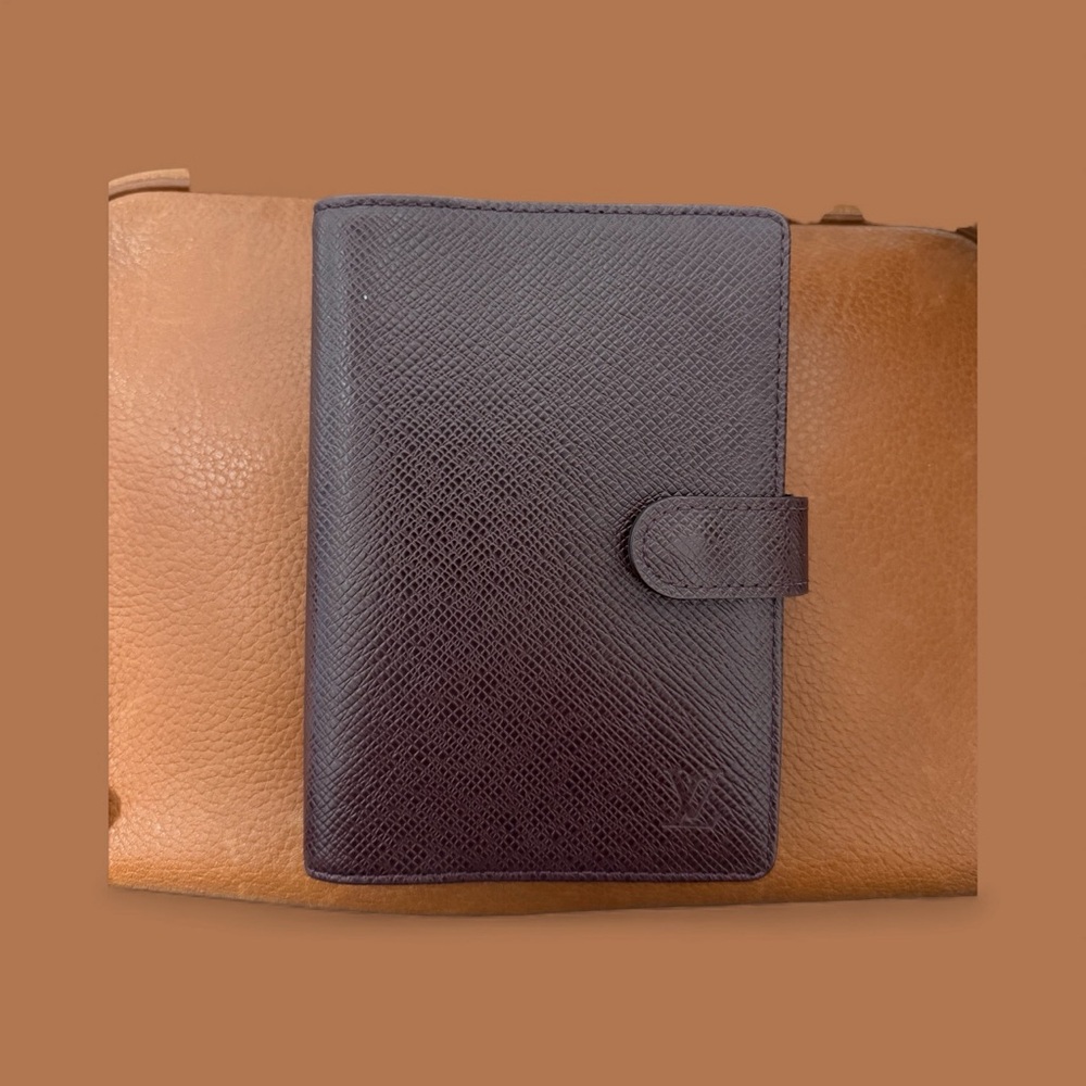 Louis Vuitton Taiga Leather Small Ring Agenda Cover Organizer (A741) - Picture 12 of 12